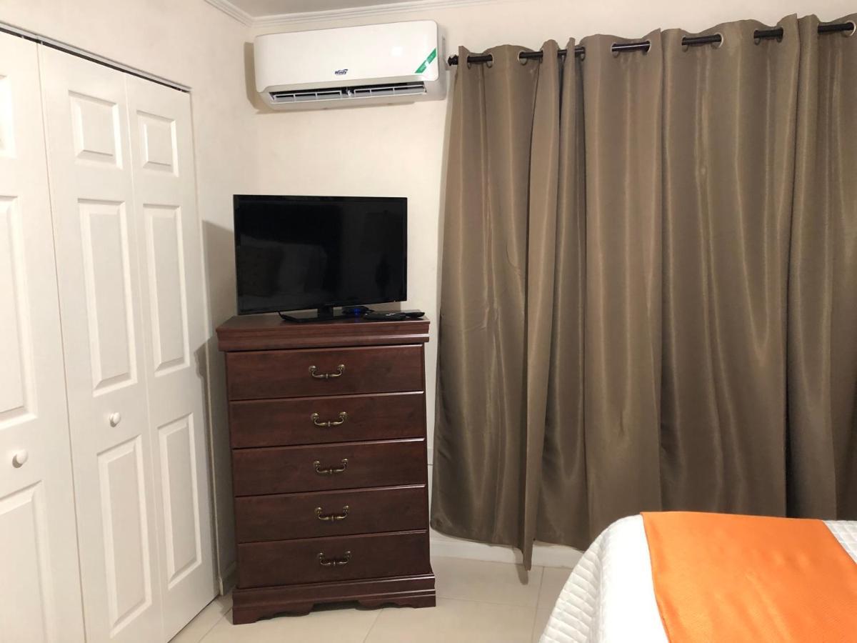 Anna'S Joye Chatham Montego Bay Exterior photo
