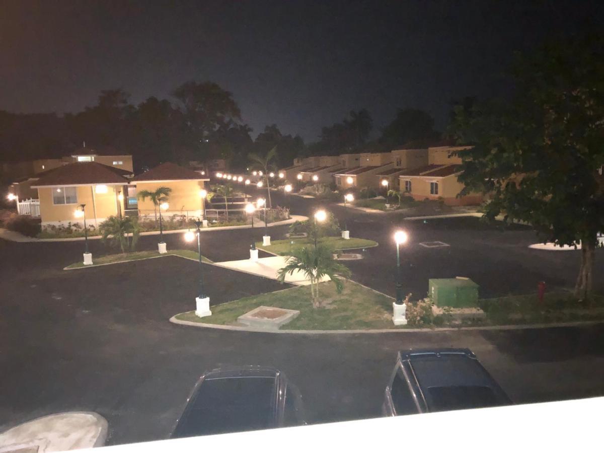 Anna'S Joye Chatham Montego Bay Exterior photo